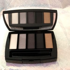 CHANEL eyeshadow palette Oiseaux De Nuit